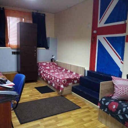 Нау Гостиница Kyiv Exterior foto